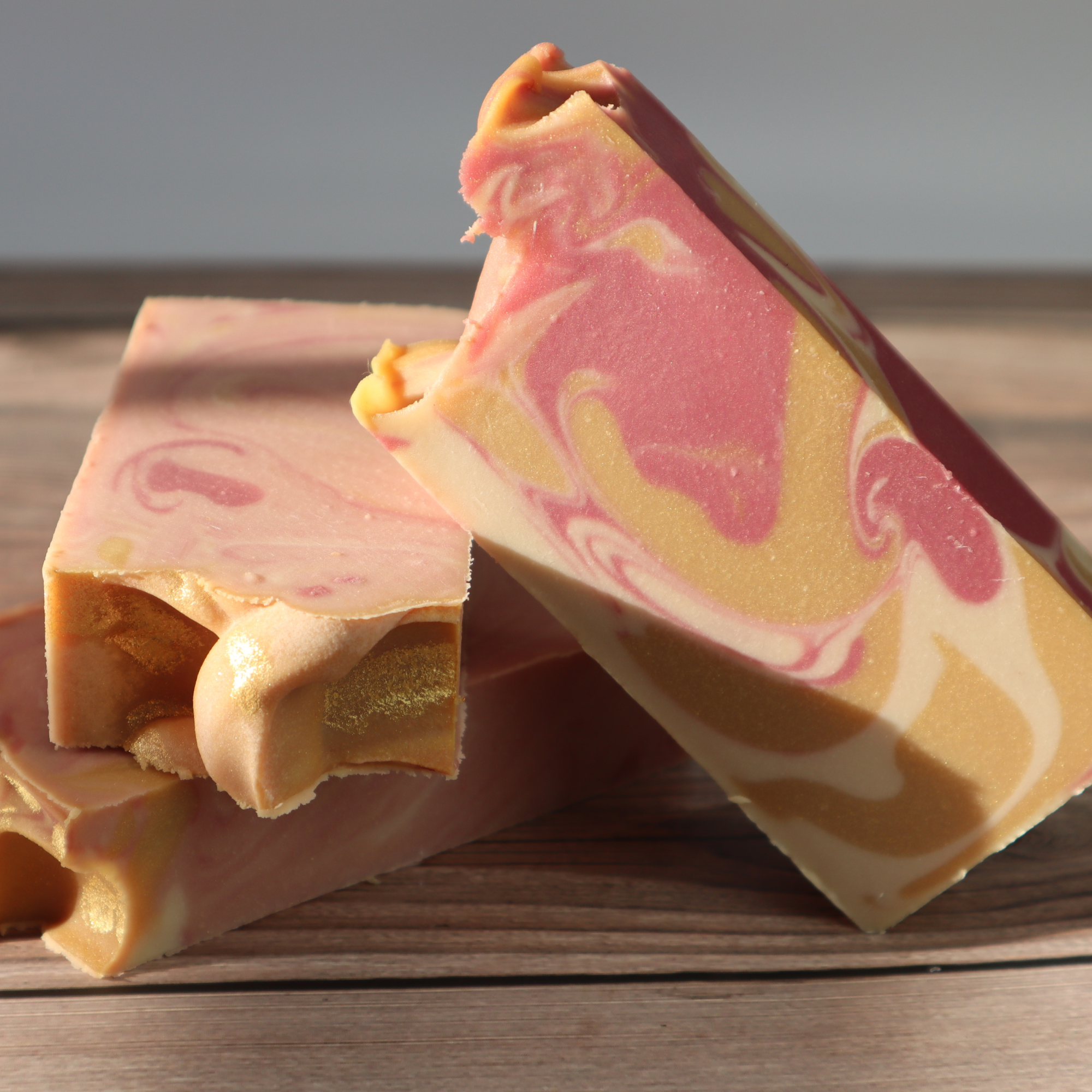 Lady Glow: Natural Facial Serum - Brightening and Nourishing Serum for Radiant, Youthful Skin