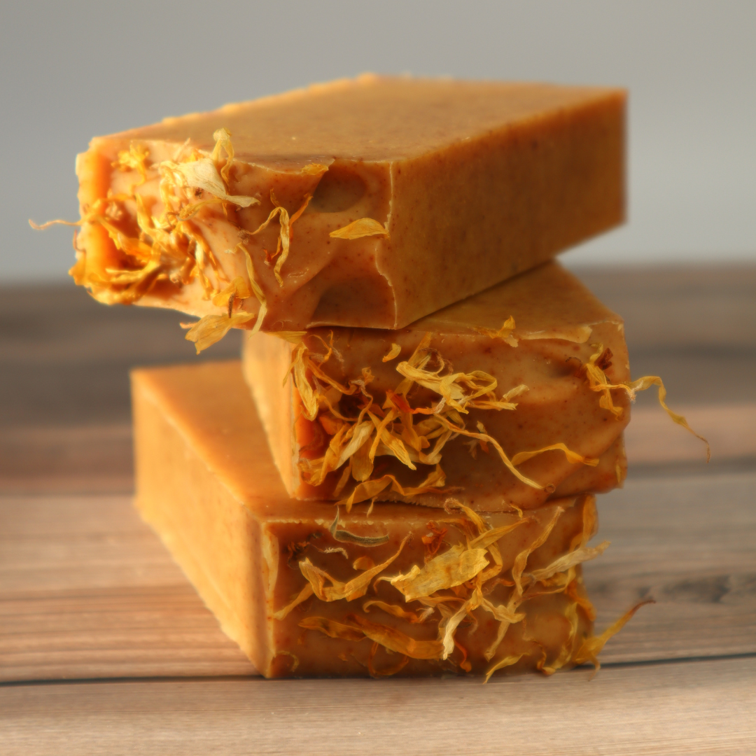 Golden Spice: Natural Body Scrub - Exfoliating & Nourishing with Turmeric and Spice for Smooth, Radiant Skin